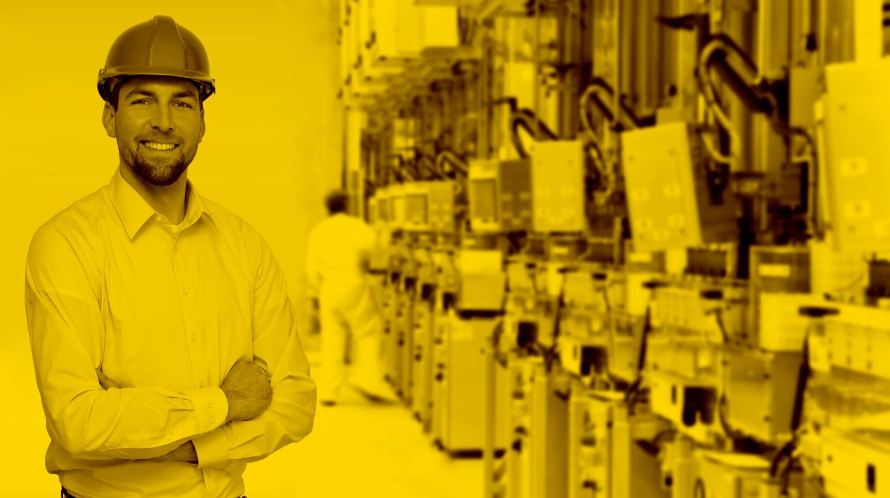 Schichtleiter überwacht die System mit es2000 in der maja.cloud