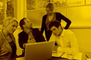 Meeting vor Computer
